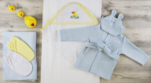 Hooded Towel, Bath Mittens, Blanket And Robe Ls_0630