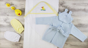 Hooded Towel, Bath Mittens And Robe Ls_0629