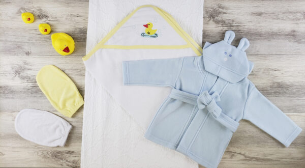 Hooded Towel, Bath Mittens And Robe Ls_0629
