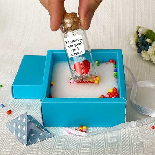 Mensaje romántico en una botella para regalar a tu novio o novia   Tarro de los deseos con una tarjeta para tu esposo o esposa (bottle in teal blue box Te quiero… sólo quería que lo supieras) - Image 7