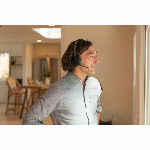 Poly Voyager Focus 2 USB-C Headset - Image 10