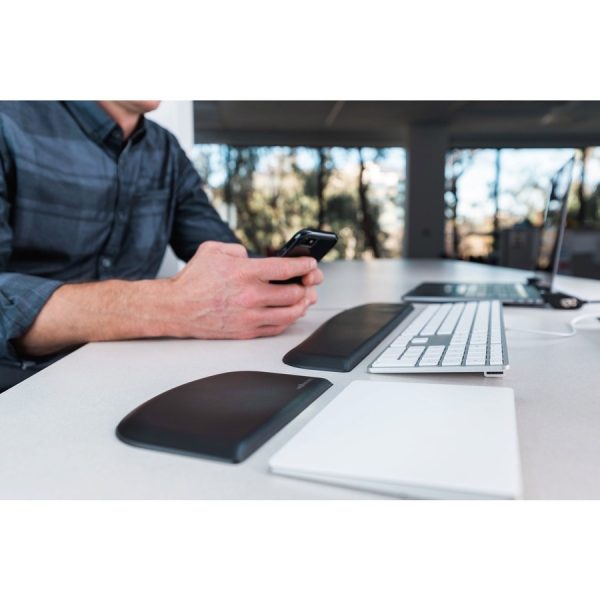 Kensington ErgoSoft Wrist Rest for Slim Keyboards - Image 6