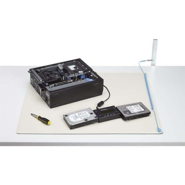StarTech.com 11x18in Anti Static Mat, ESD Mat for Electronics Repair on Tables or Desks, Flexible Work Pad, Detachable Grounding Wire - Image 8