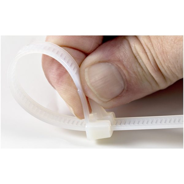 StarTech.com 5"(12cm) Reusable Cable Ties, 1-1/8"(30mm) Dia. 50lb(22Kg) Tensile Strength, Nylon, In/Outdoor, UL Listed, 100 Pack, White - Image 4