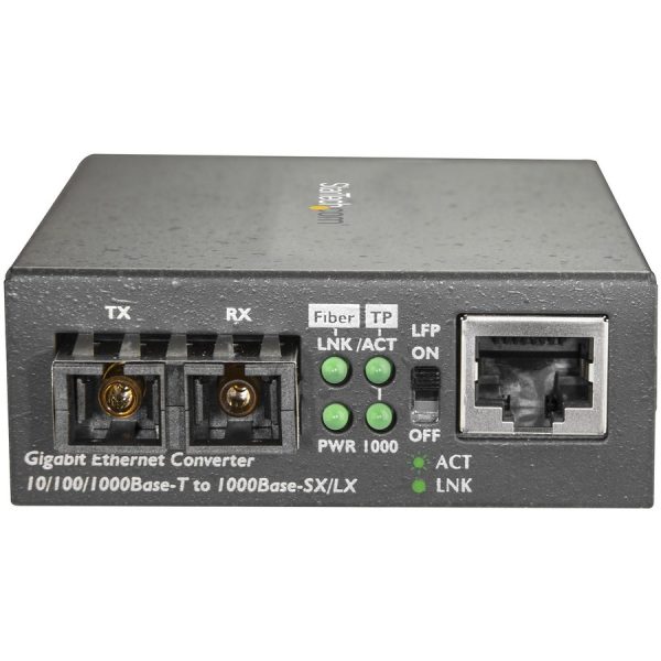 StarTech.com Single Mode SC Fiber Ethernet Media Converter - 1000BASE-LX Gigabit Fiber Optic to Copper Bridge - 10/100/1000 Network 10km - Image 3