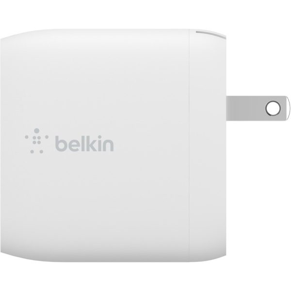 Belkin BoostCharge Dual USB-A Wall Charger 24W (Lightning to USB-A Cable included) - Power Adapter - Image 3