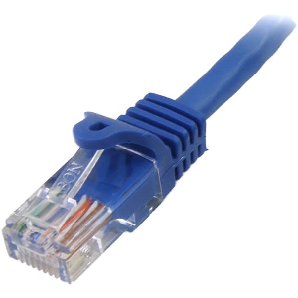 StarTech.com 1 ft Blue Cat5e Snagless RJ45 UTP Patch Cable - 1ft Patch Cord - Image 2
