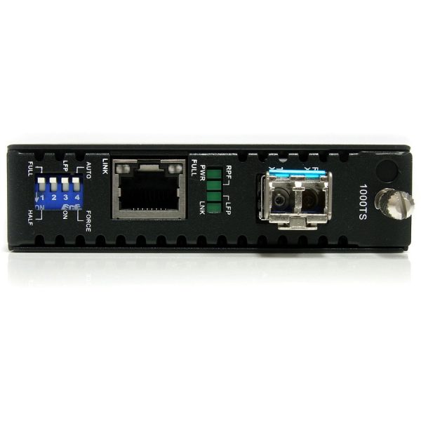 StarTech.com 1000 Mbps Gigabit Single Mode Fiber Media Converter LC 40 km - Image 2