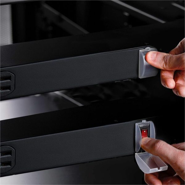 StarTech.com 12-Outlet Horizontal Rack Mount Metered PDU, 1U Server Power Strip w/Surge Protector, 125V/15A, 8ft (2.4m) Power Cord, TAA - Image 2