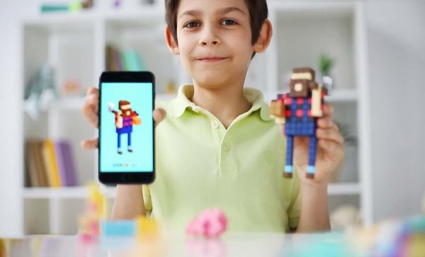 PIXIO Happy Family - 88 Magnetic Blocks in 7 Colors + Free App - Image 6