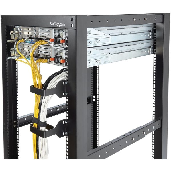 StarTech.com Multi-Directional Vertical Server Rack Cable Management D-Ring Hook 2.4x3.9in (6x10cm) - Image 4