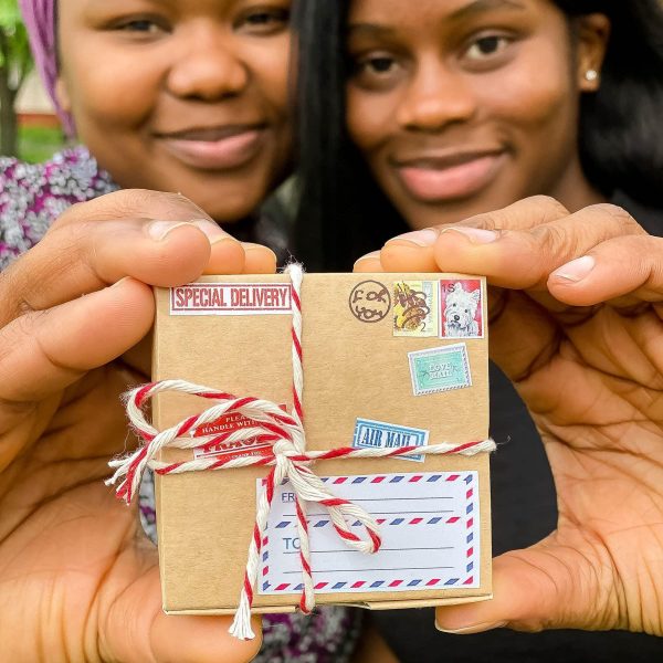 Mensaje romántico en una botella para regalar a tu novio o novia   Tarro de los deseos con una tarjeta para tu esposo o esposa (bottle in cute craft paper box Tu tienes la llave de mi corazón) - Image 4