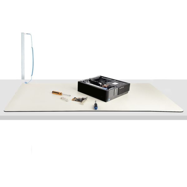 StarTech.com 23x47in Anti Static Mat, ESD Mat for Electronics Repair on Table or Desk, Flexible Work Pad, Detachable Grounding Wire - Image 6