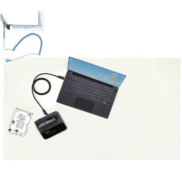 StarTech.com 23x47in Anti Static Mat, ESD Mat for Electronics Repair on Table or Desk, Flexible Work Pad, Detachable Grounding Wire - Image 7