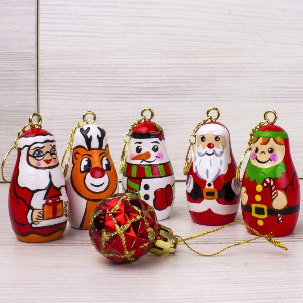 AEVVV Keychains Christmas Nesting Dolls Set of 5 pcs   Matryoshka Doll Key Chain   Russian Souvenir Keychain - Image 5