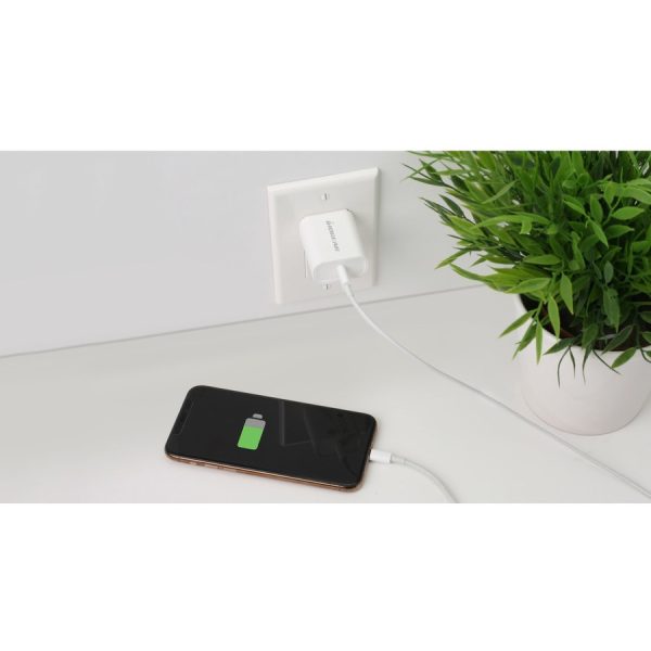IOGEAR 20W USB-C Smartphone Charger - Image 5